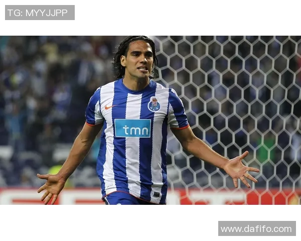 足球明星在场外的真实生活与个性魅力探秘