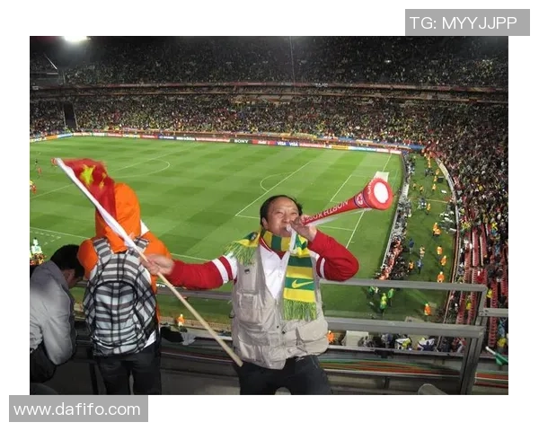 足球明星送祝福视频素材分享欢庆新春佳节的精彩瞬间